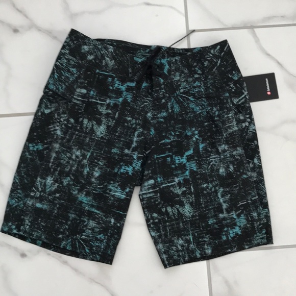 lululemon athletica Other - Lululemon current state board short